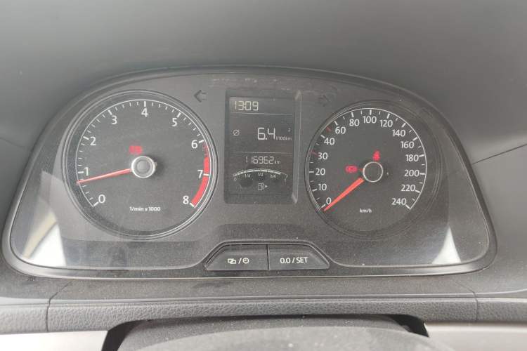 Used Volkswagen Gran Lavida 2013 1.6L Manual Fashion Model Instrument Cluster