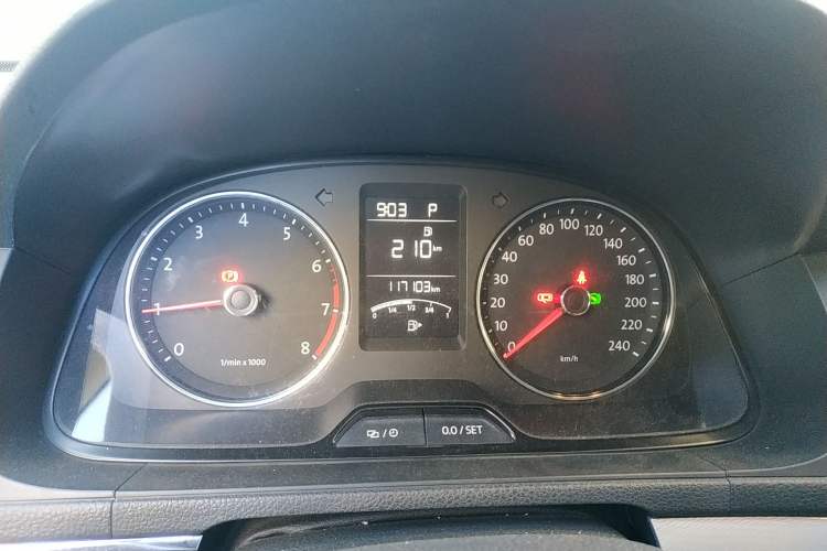 Used Volkswagen Gran Lavida 2013 1.6L Automatic Luxury Model Instrument Cluster