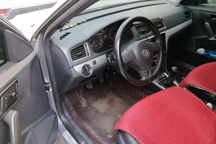 Used Volkswagen Gran Lavida 2013 1.4 TSI Manual Comfort Model Interior 3