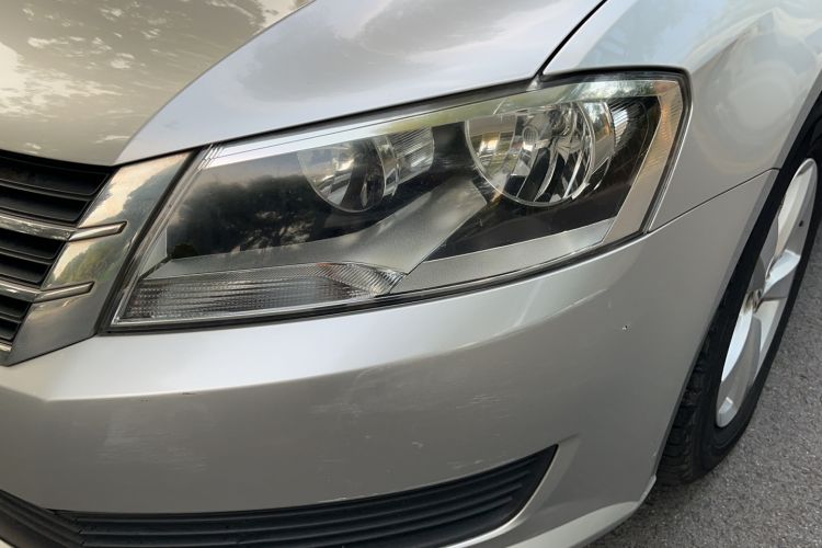 Used Volkswagen Gran Lavida 2013 1.6L Automatic Fashion Model Left Front Headlight