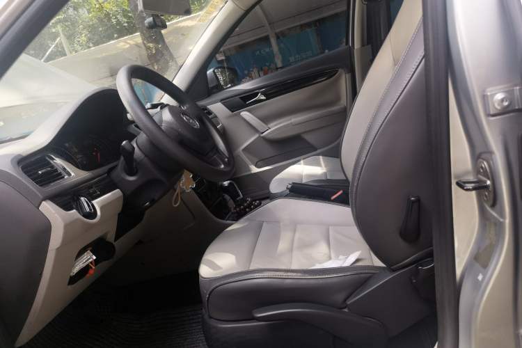 Used Volkswagen Gran Lavida 2013 1.6L Automatic Comfort Model Left Front Seat