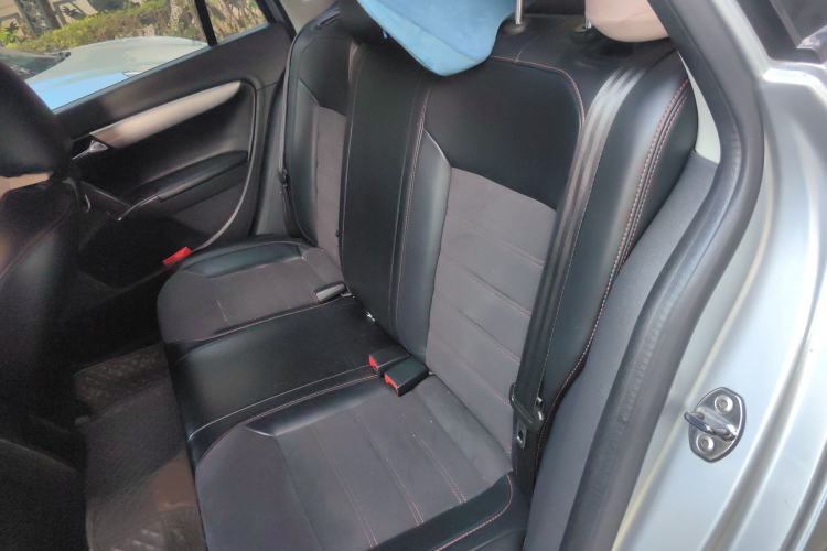 Used Volkswagen Gran Lavida 2013 1.6L Automatic Fashion Model Left Rear Seat