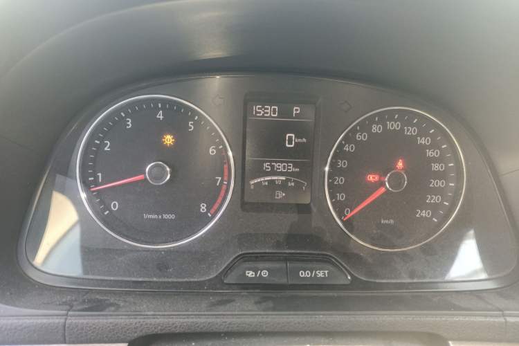Used Volkswagen Gran Lavida 2013 1.6L Automatic Comfort Model Odometer Close Up