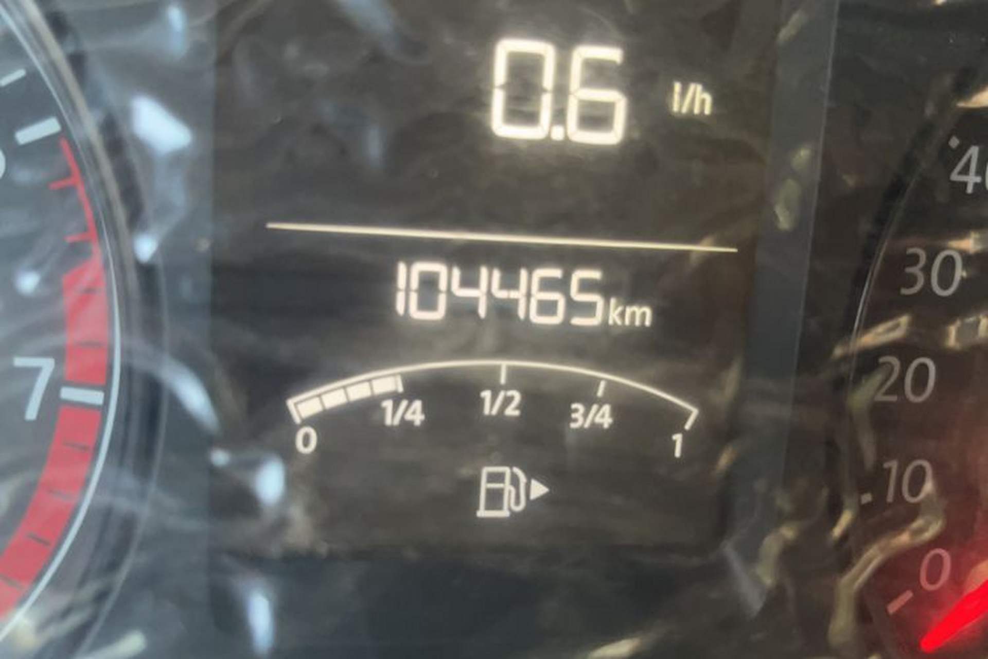 Used Volkswagen Gran Lavida 2013 1.6L Automatic Fashion Model Odometer Close Up