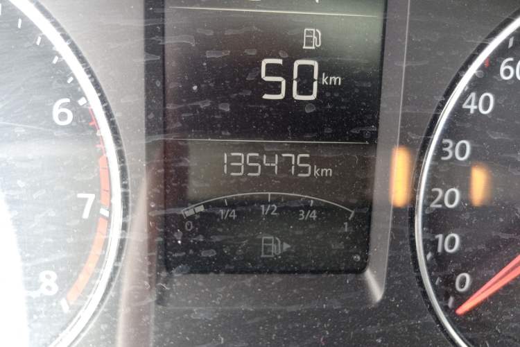 Used Volkswagen Gran Lavida 2013 1.6L Automatic Comfort Model Odometer Close Up