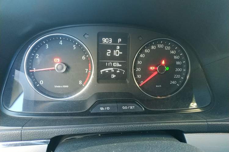 Used Volkswagen Gran Lavida 2013 1.6L Automatic Luxury Model Odometer Close Up