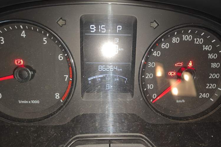 Used Volkswagen Gran Lavida 2013 1.6L Automatic Comfort Model Odometer Close Up