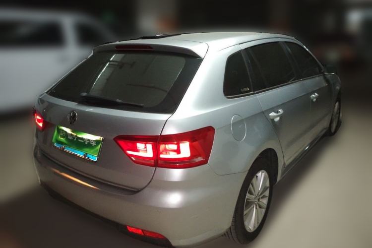 Used Volkswagen Gran Lavida 2013 1.4 TSI Automatic Comfort Model Rear Right 45 Deg