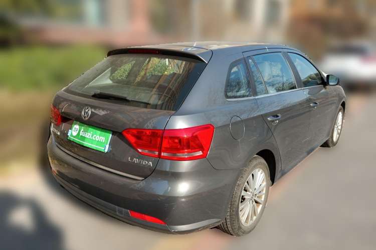 Used Volkswagen Gran Lavida 2013 1.6L Automatic Comfort Model Rear Right 45 Deg