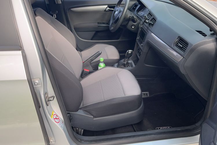 Used Volkswagen Gran Lavida 2013 1.6L Automatic Fashion Model Right Front Seat