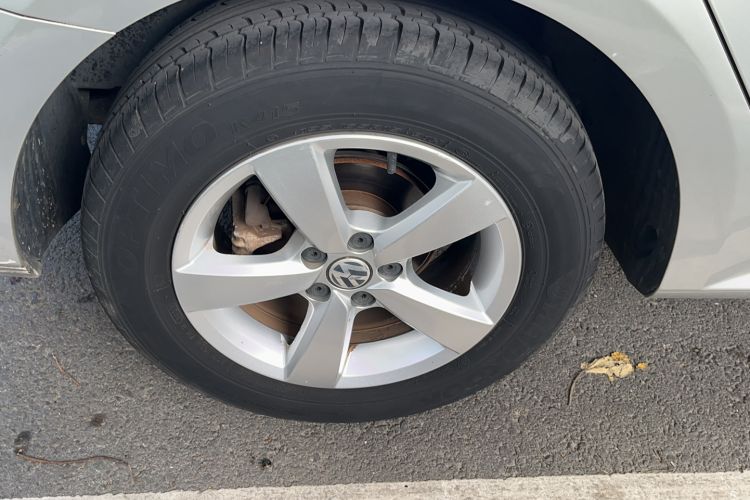 Used Volkswagen Gran Lavida 2013 1.6L Automatic Fashion Model Right Rear Wheel Hub