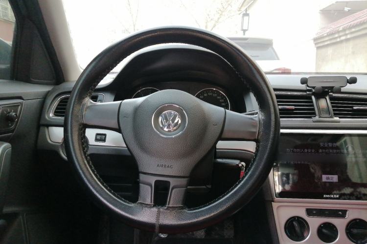Used Volkswagen Gran Lavida 2013 1.4 TSI Manual Comfort Model Steering Wheel