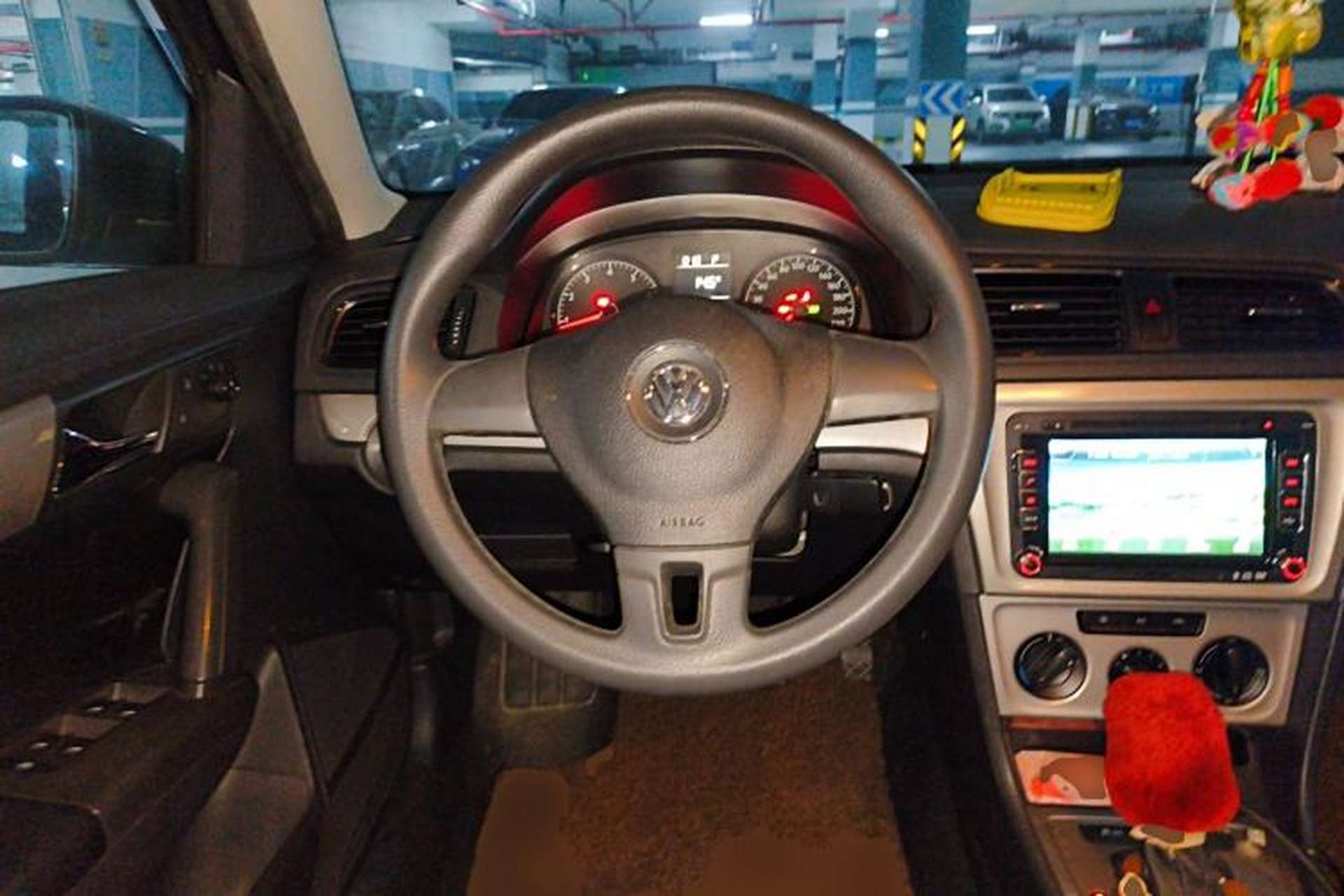 Used Volkswagen Gran Lavida 2013 1.6L Automatic Fashion Model Steering Wheel