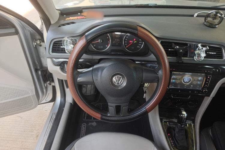 Used Volkswagen Gran Lavida 2013 1.4 TSI Automatic Comfort Model Steering Wheel