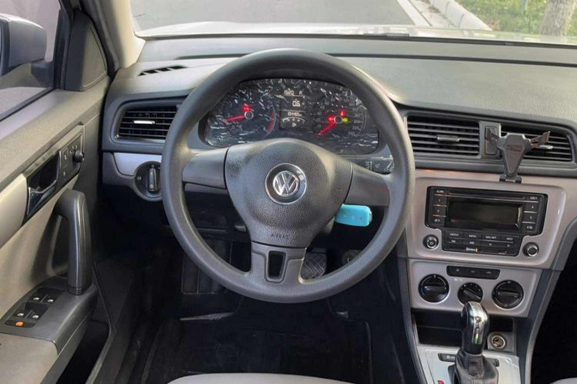 Used Volkswagen Gran Lavida 2013 1.6L Automatic Fashion Model Steering Wheel