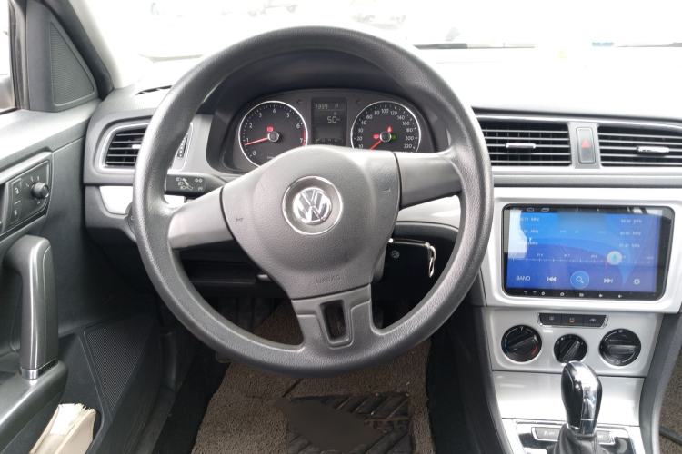 Used Volkswagen Gran Lavida 2013 1.6L Automatic Comfort Model Steering Wheel