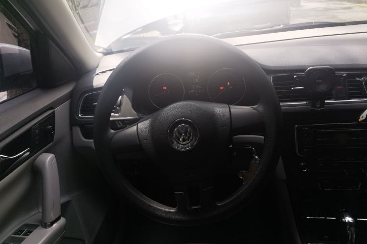 Used Volkswagen Gran Lavida 2013 1.6L Automatic Comfort Model Steering Wheel
