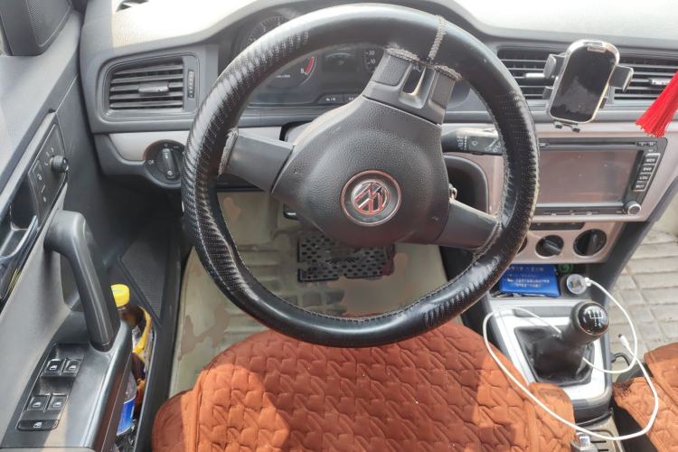 Used Volkswagen Gran Lavida 2013 1.6L Manual Fashion Model Steering Wheel