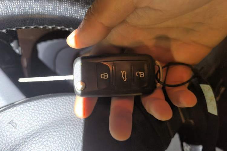 Used Volkswagen Gran Lavida 2013 1.6L Manual Fashion Model Vehicle Key