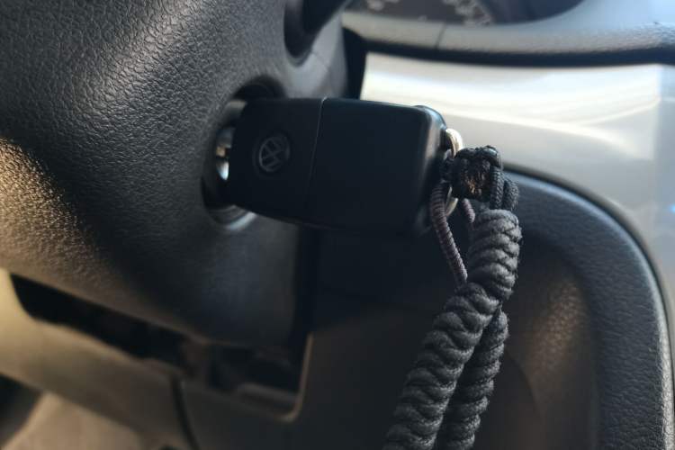 Used Volkswagen Gran Lavida 2013 1.6L Manual Fashion Model Vehicle Key