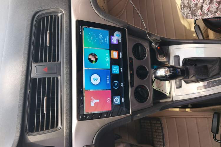 Used Volkswagen Gran Lavida 2013 1.6L Automatic Fashion Model Audio And AC Panel