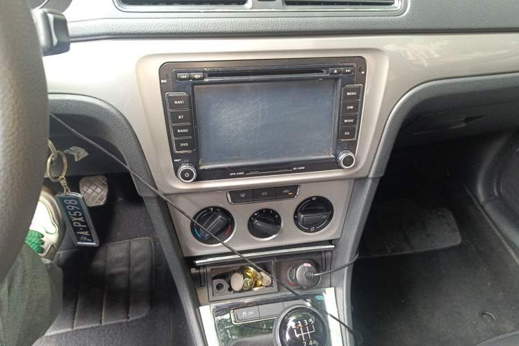 Used Volkswagen Gran Lavida 2013 1.4 TSI Manual Comfort Model Audio And AC Panel