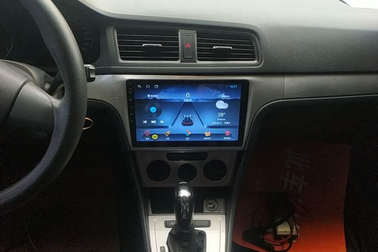 Used Volkswagen Gran Lavida 2013 1.6L Automatic Fashion Model Audio And AC Panel