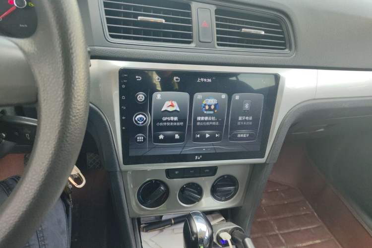 Used Volkswagen Gran Lavida 2013 1.6L Automatic Fashion Model Audio And AC Panel