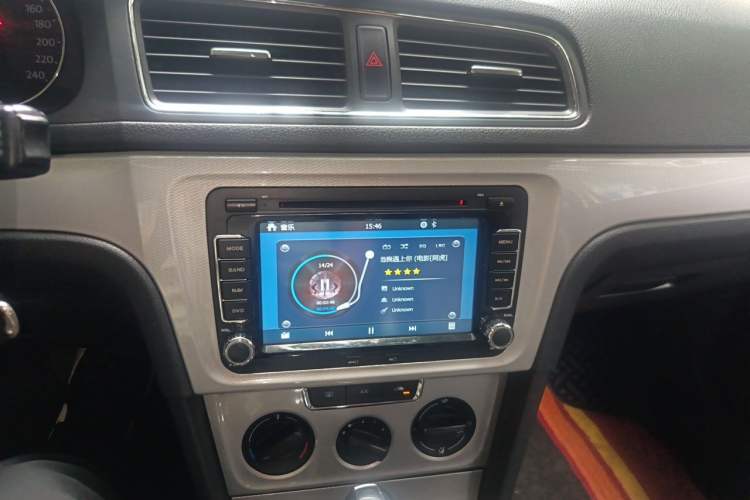 Used Volkswagen Gran Lavida 2013 1.6L Automatic Comfort Model Audio And AC Panel