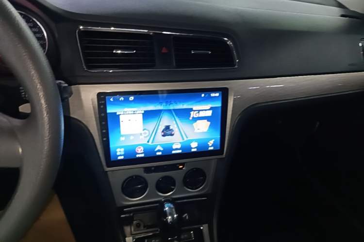 Used Volkswagen Gran Lavida 2013 1.6L Automatic Comfort Model Audio And AC Panel