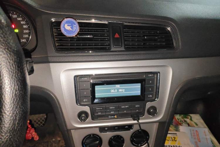 Used Volkswagen Gran Lavida 2013 1.6L Automatic Comfort Model Audio And AC Panel