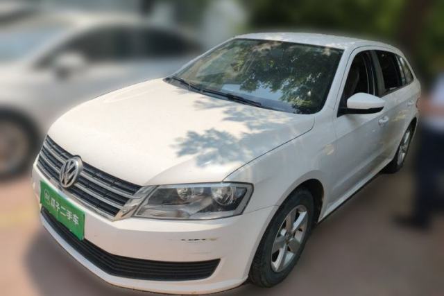 Used Volkswagen Gran Lavida 2013 1.6L Manual Fashion Model