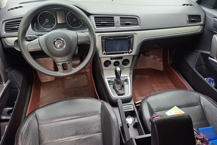 Used Volkswagen Gran Lavida 2013 1.4 TSI Automatic Comfort Model Center Console