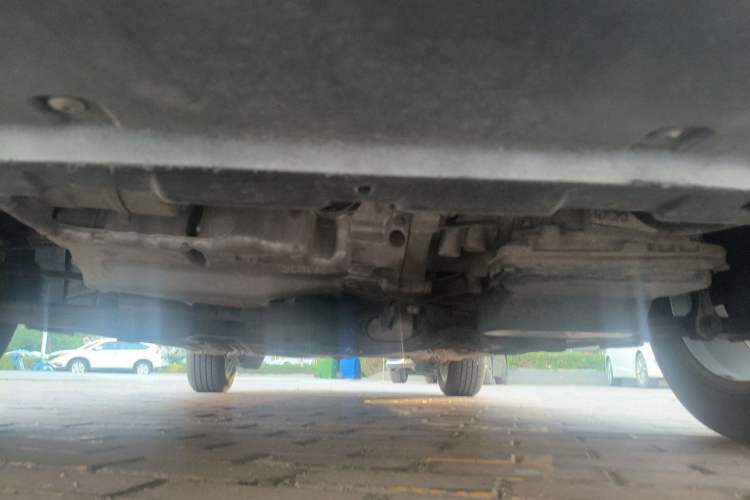 Used Volkswagen Gran Lavida 2013 1.6L Automatic Comfort Model Chassis Front