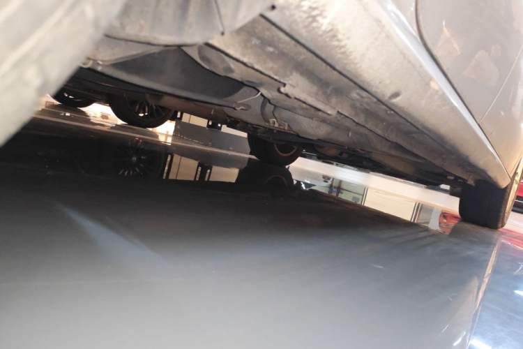 Used Volkswagen Gran Lavida 2013 1.6L Automatic Comfort Model Chassis Rear Right