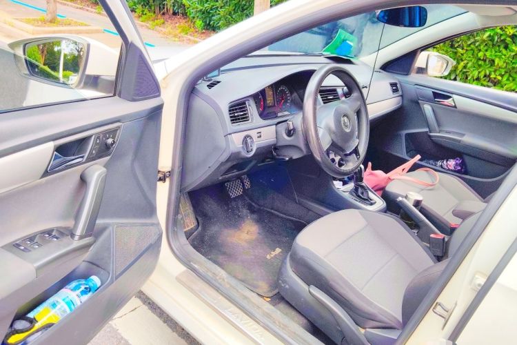 Used Volkswagen Gran Lavida 2013 1.6L Automatic Fashion Model Driver Seat