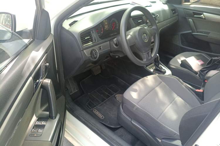 Used Volkswagen Gran Lavida 2013 1.6L Automatic Fashion Model Driver Seat