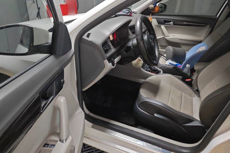 Used Volkswagen Gran Lavida 2013 1.6L Automatic Comfort Model Driver Seat