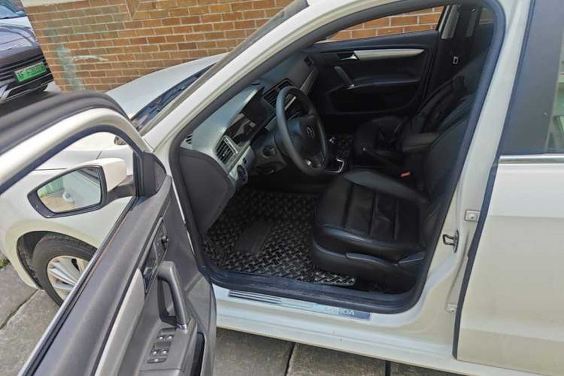 Used Volkswagen Gran Lavida 2013 1.6L Manual Comfort Model Driver Seat