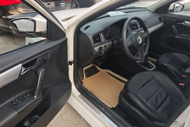 Used Volkswagen Gran Lavida 2013 1.6L Automatic Comfort Model Driver Seat