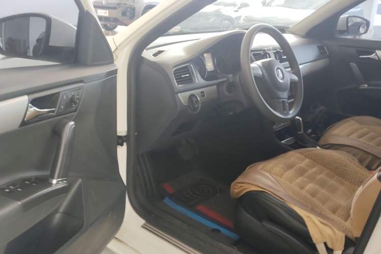Used Volkswagen Gran Lavida 2013 1.6L Automatic Comfort Model Driver Seat