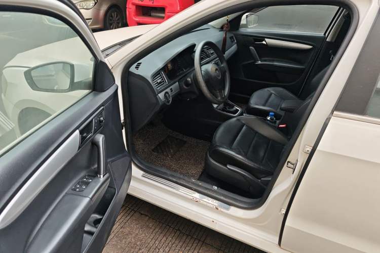 Used Volkswagen Gran Lavida 2013 1.6L Automatic Comfort Model Driver Seat
