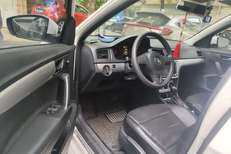 Used Volkswagen Gran Lavida 2013 1.6L Automatic Comfort Model Driver Seat
