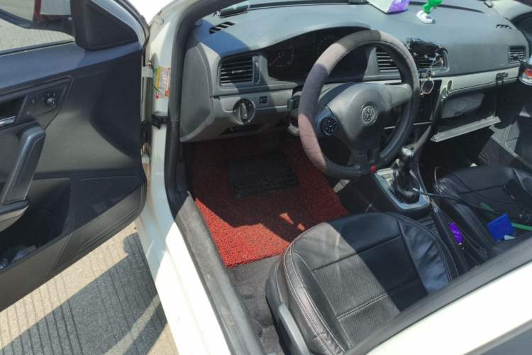 Used Volkswagen Gran Lavida 2013 1.6L Automatic Fashion Model Driver Seat