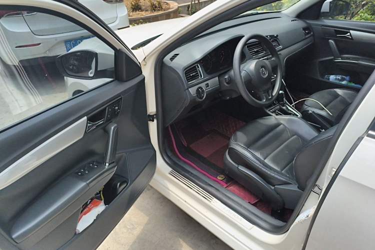 Used Volkswagen Gran Lavida 2013 1.6L Automatic Comfort Model Driver Seat