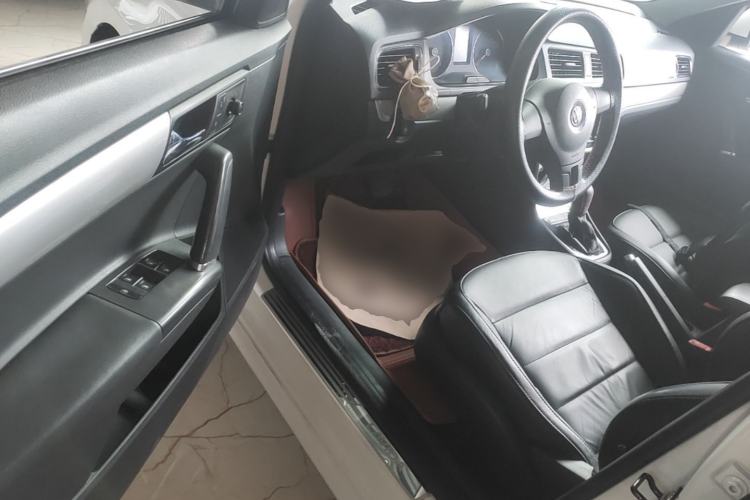 Used Volkswagen Gran Lavida 2013 1.6L Automatic Comfort Model Driver Seat