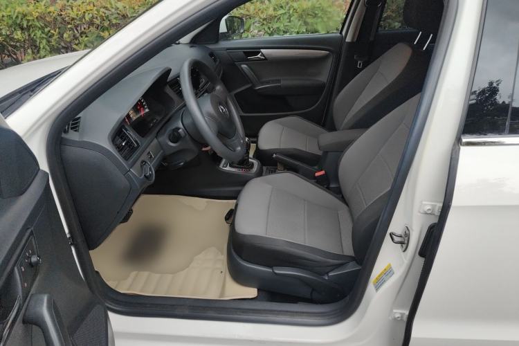 Used Volkswagen Gran Lavida 2013 1.6L Automatic Fashion Model Driver Seat