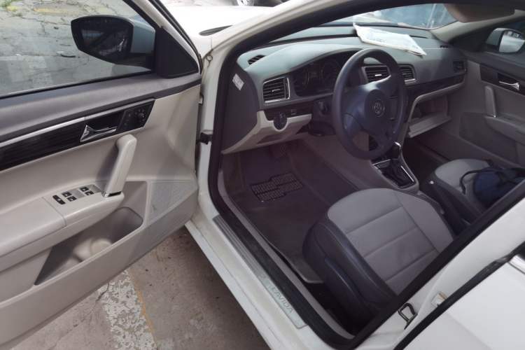 Used Volkswagen Gran Lavida 2013 1.6L Automatic Comfort Model Driver Seat