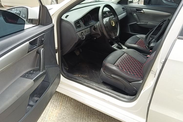 Used Volkswagen Gran Lavida 2013 1.6L Automatic Fashion Model Driver Seat