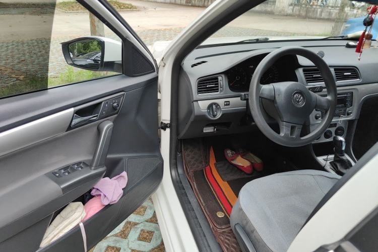 Used Volkswagen Gran Lavida 2013 1.6L Automatic Fashion Model Driver Seat